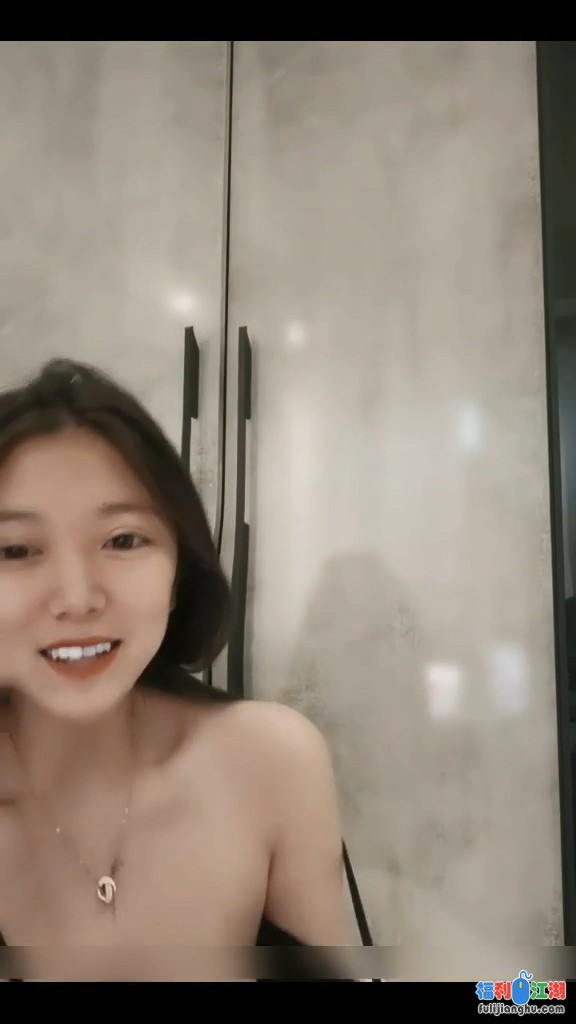 9分高颜值 清纯又骚逼的小骚货，年轻人精力就是旺盛，被连续操了一个钟头，这是真的骚啊，才插入几分钟就白浆溢出[1V607M度盘]