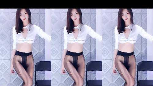 【补链贴】虎牙明宇小鱼儿土豪私人订制露点【8V/950MB】【百度盘】