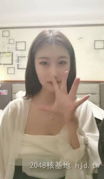 户外真实勾搭【户外吴彦祖】玩真心话大冒险 1层1层拨开少女心(nv3.4g)百度网盘