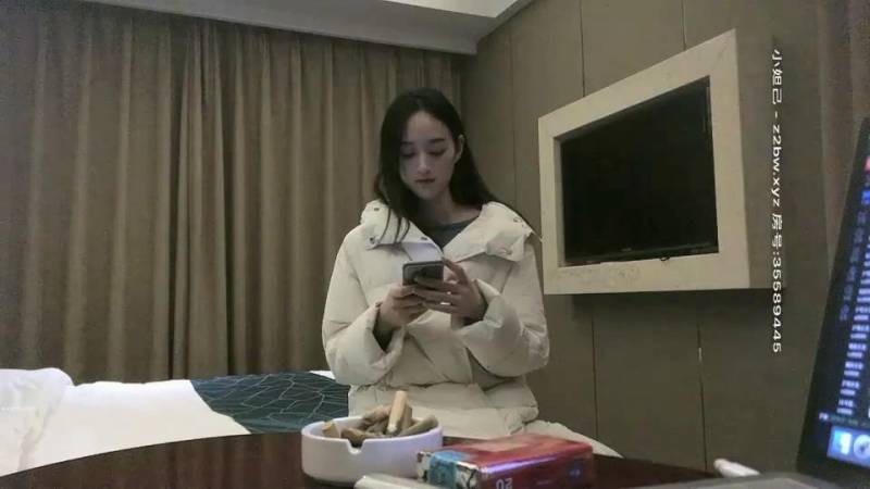 如此高质量的清纯初恋女神，让人误以为是谈恋爱[1V/328M/百度盘]