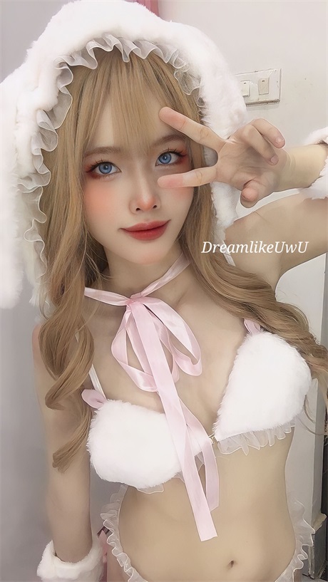 颜值福利姬嫩妹【DreamlikeUwU】小白兔，高颜值白虎穴，粉奶粉穴